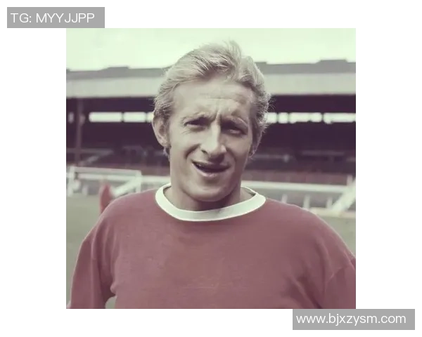 80年代足球传奇巨星回顾 怀旧经典瞬间再现黄金时代的魅力 80年代足球传奇巨星回顾 怀旧经典瞬间再现黄金时代的魅力